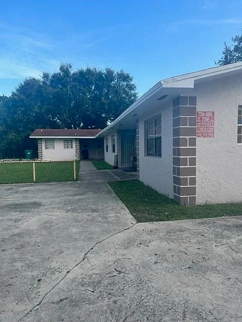 Ridgeway — Photo 1
