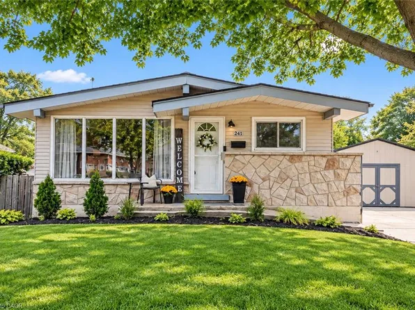 241 Thorner Dr, Hamilton, ON L8V 2M6