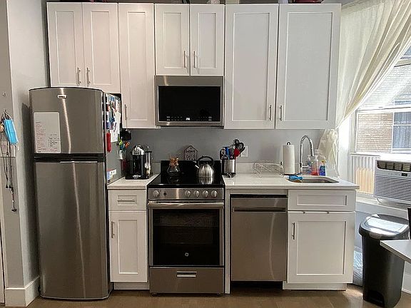 4th image of 291 Lincoln Pl #D8