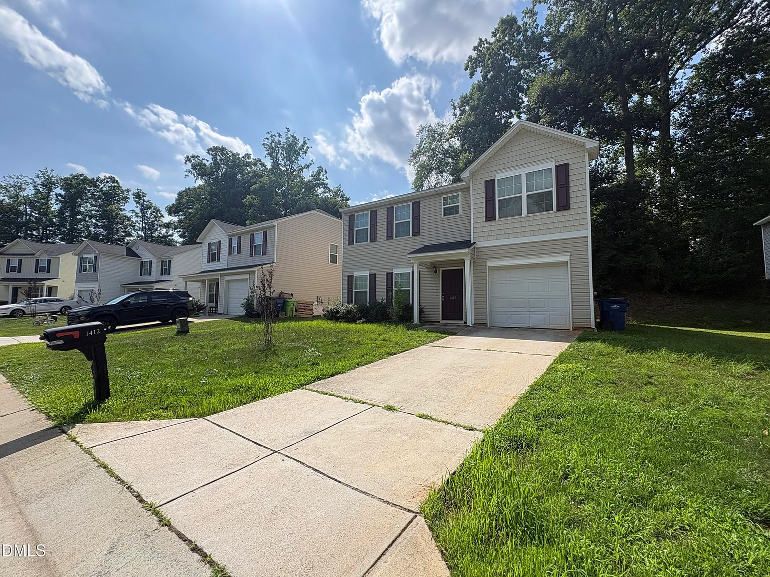 4 bed, 2.5 bath, 2007 sqft, $1,995 — Photo 2