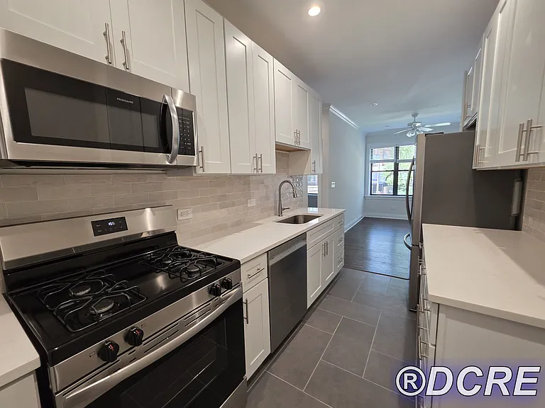 7239 N Sheridan Rd #1 — Photo 1