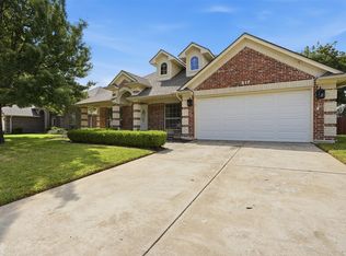 517 Acorn Ct, Saginaw, TX 76179