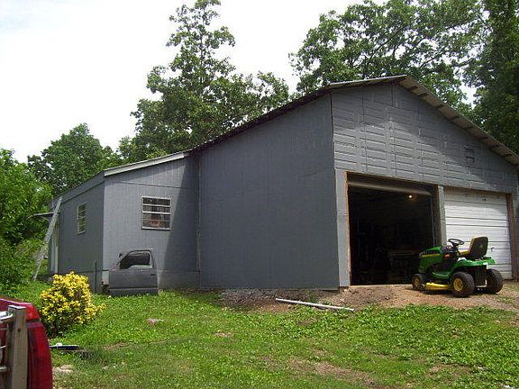 4th image of 402 E Main St