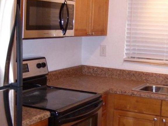 4th image of 1440 SW 4th Ave APT 2