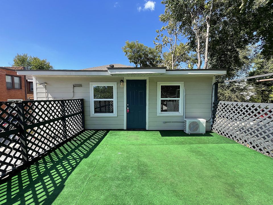 1st image of 4313 Harrisburg Blvd #11