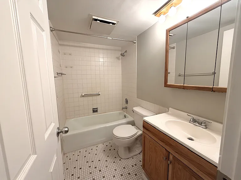 124 E Bailey Rd #A — Photo 9
