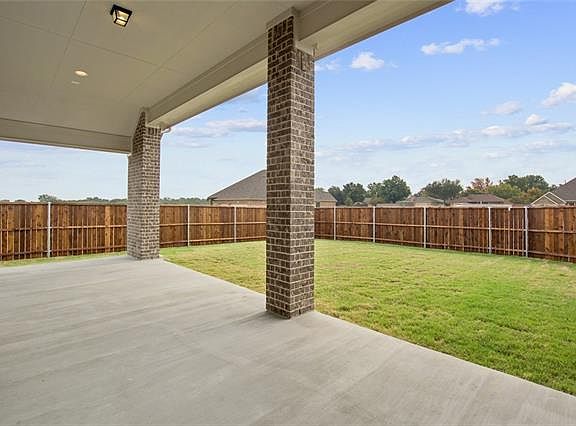 3rd image of 420 Centenary Ln