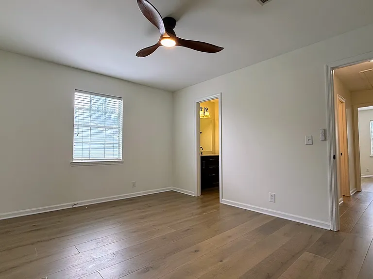 1221 Carriage Park Dr — Photo 21