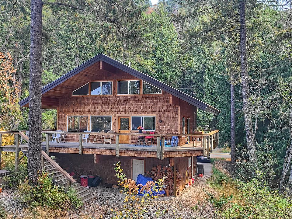 Looking toward the back of the house