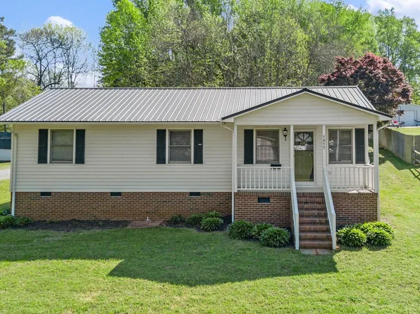 1017 S 2nd Ave, Siler City, NC 27344