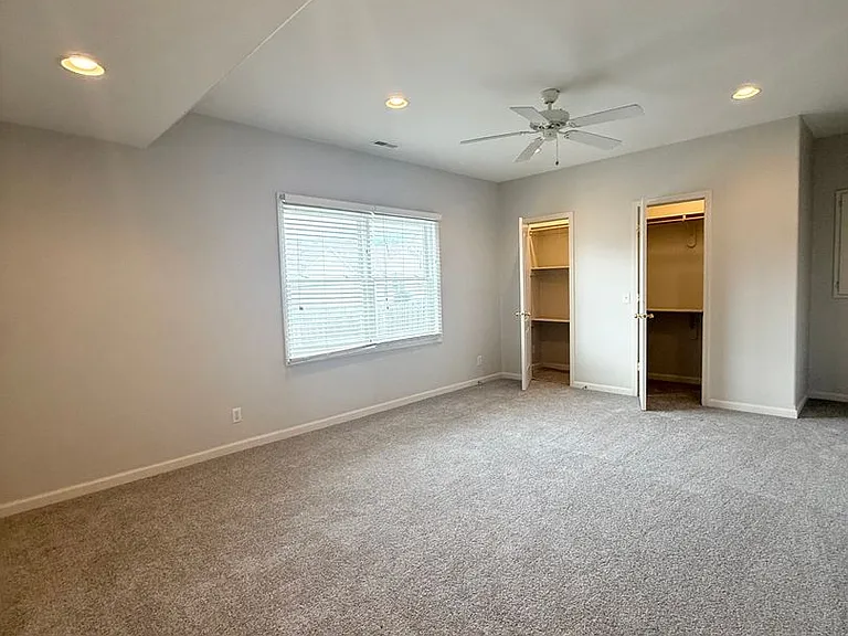 9606 S 27th St — Photo 23