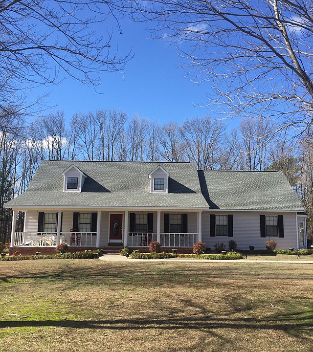 House with two car garage 