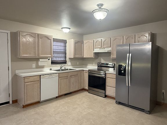 5th image of 3390 Canyon Dr Unit D11