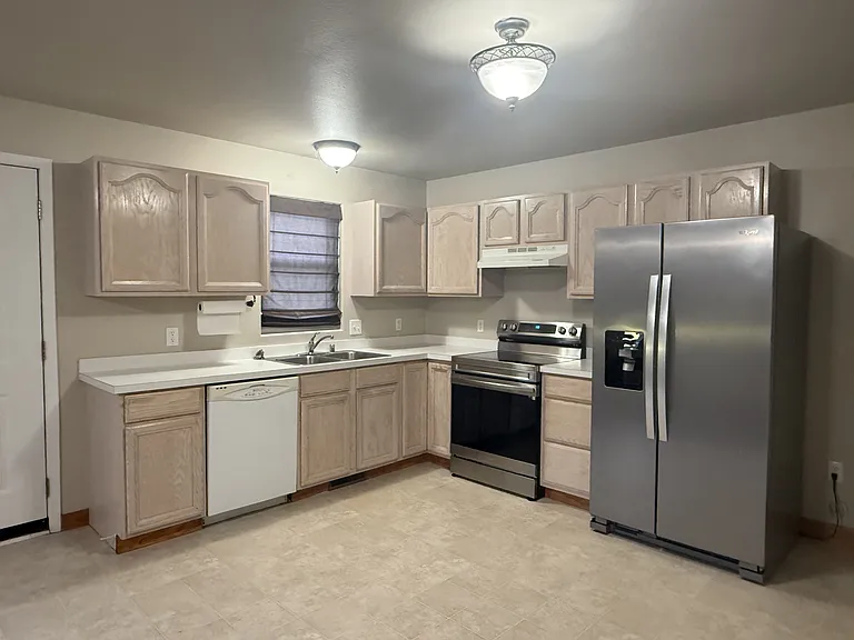 3390 Canyon Dr #D11 — Photo 5
