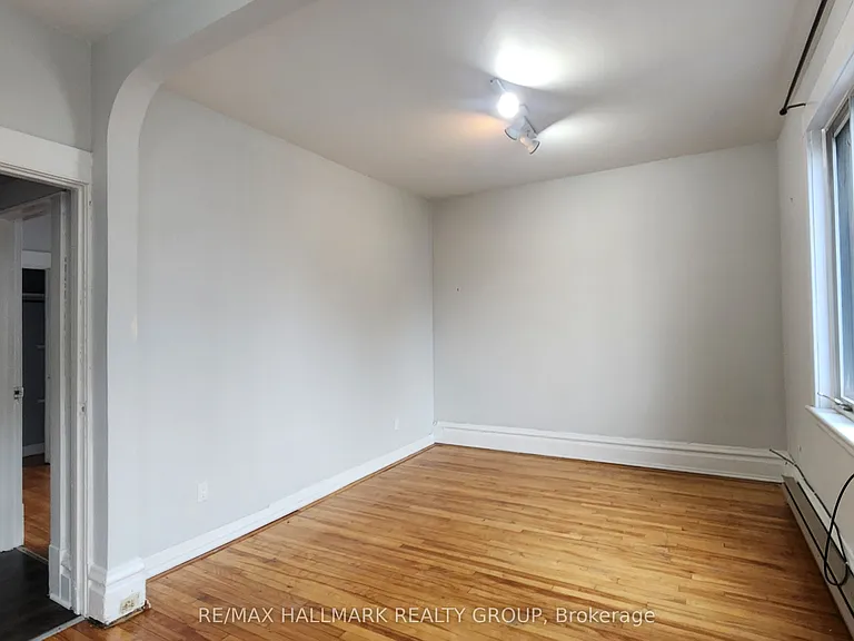 125 Glenora St #3 — Photo 11