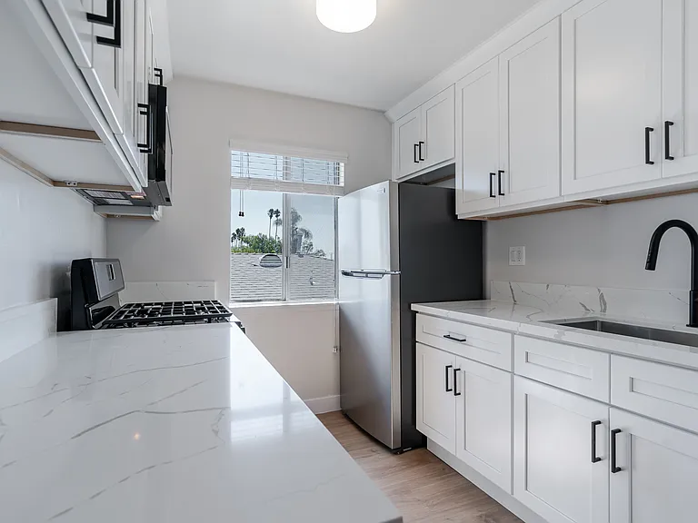 2622 S Hobart Blvd #14 — Photo 9