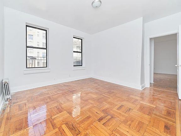3rd image of 13 Cumming St APT 4G