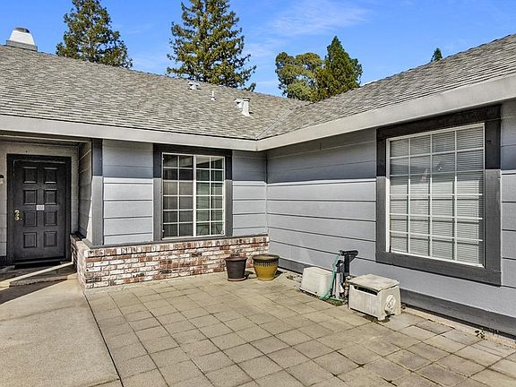 2nd image of 1432 Everett Way