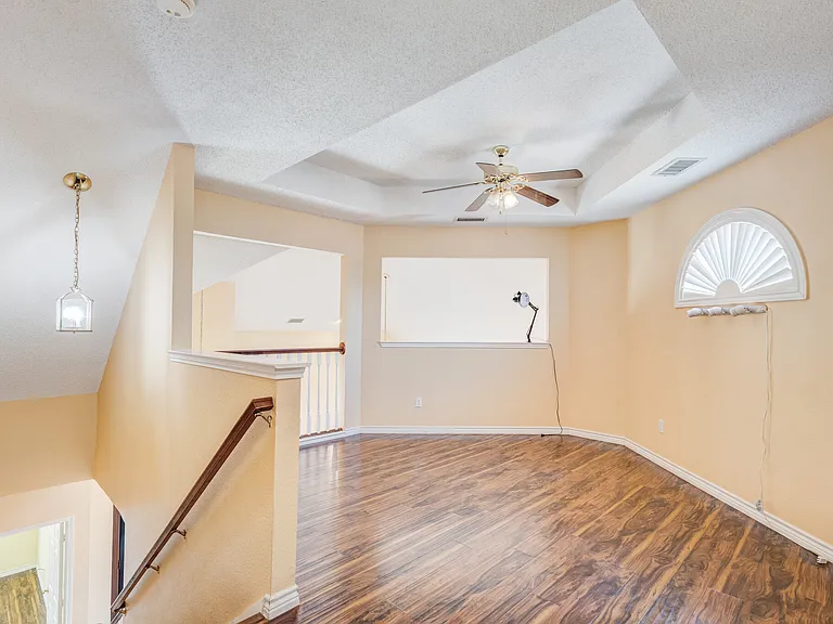 1726 Northampton Dr — Photo 24