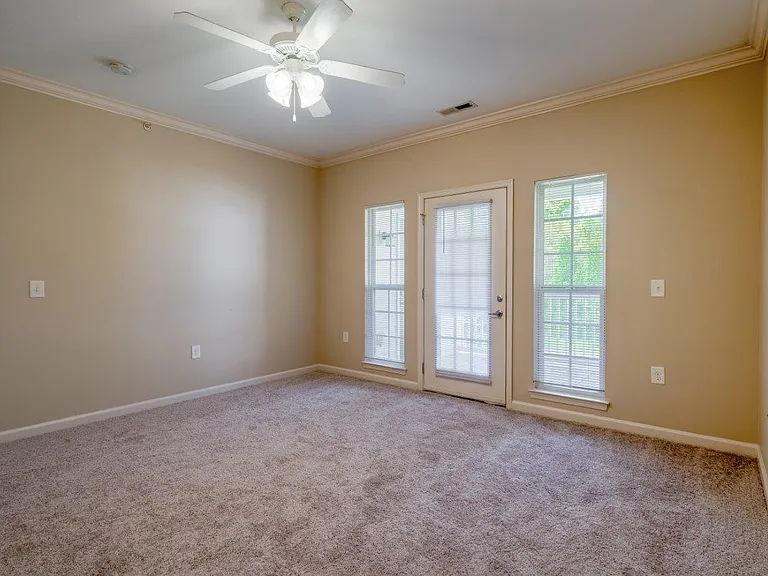 Carden Place Apartment Homes — Photo 8