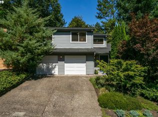 21 Mountain Cir, Lake Oswego, OR