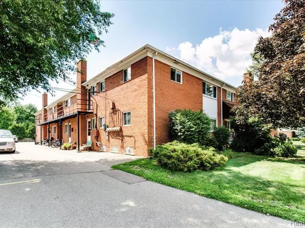 25 Highland Ave APT 5, Clawson, MI 48017
