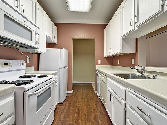 5th image of 39865 Cedar Blvd Unit 336
