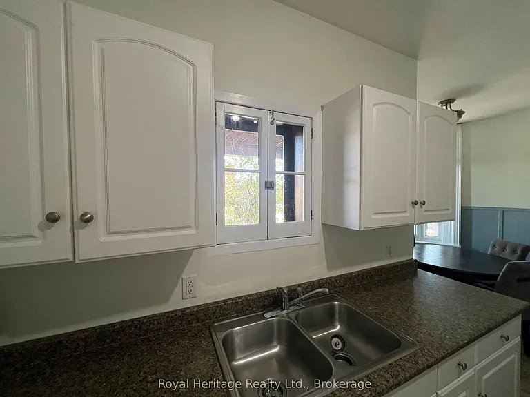 80 Bridge St W #4 — Photo 13