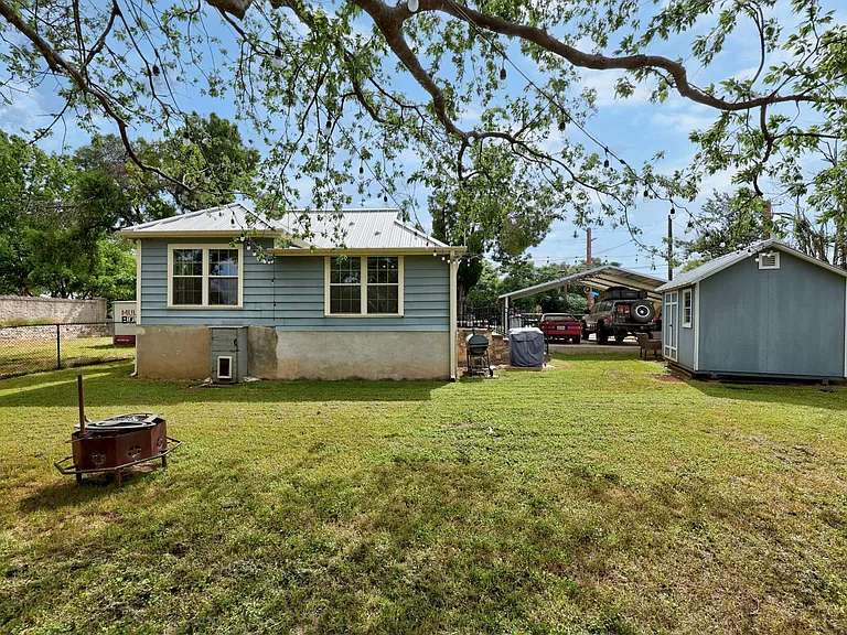2120 Leander St — Photo 22