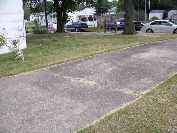 3rd image of 6 Broadway Ave