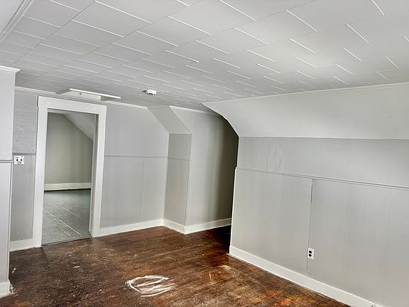 4th image of 54-56 N Main St #3