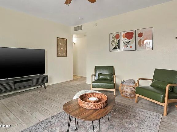4th image of 3043 W DAHLIA Drive
