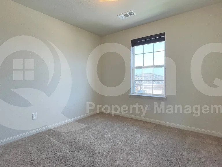 1623 White Mountain Way — Photo 14