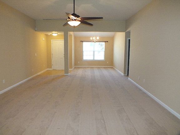 3rd image of 3046 Chamomile Ct