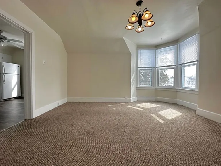 2707 Forest Ave — Photo 2