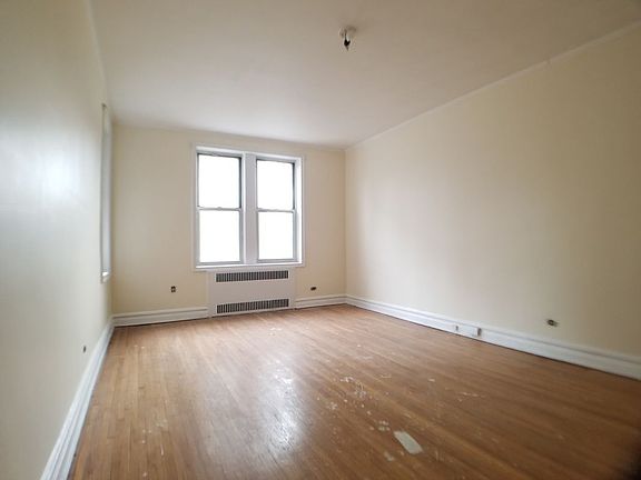 4th image of 2195 E 22nd St APT 1D