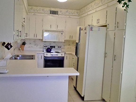 5th image of 4800 N 68th St Unit 339