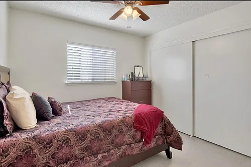 277 Percy Ave #1 Photo 1