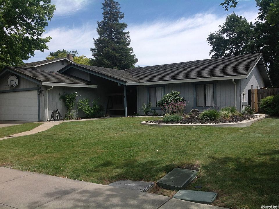 1st image of 942 Oakhurst Way