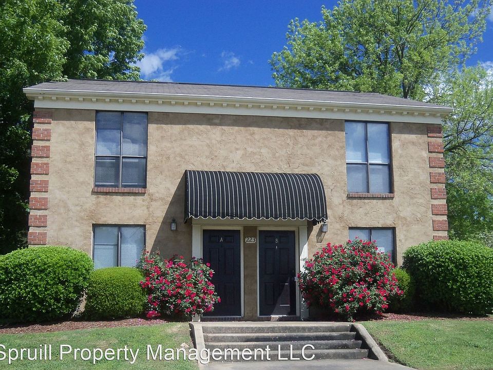 1st image of 223 Helen Cir #A