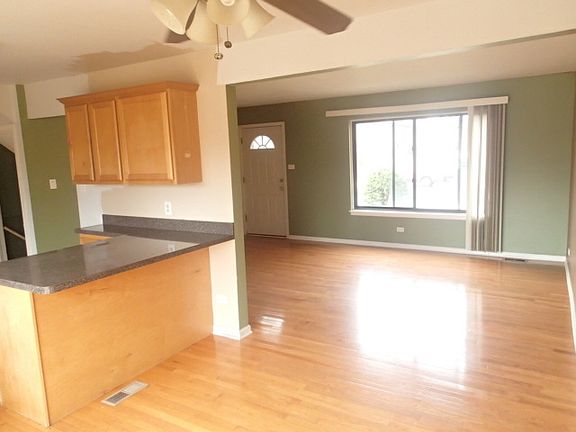 5th image of 18W271 Lowell Ln
