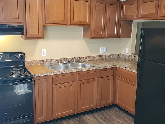 2nd image of 2003 Terril Ln #8