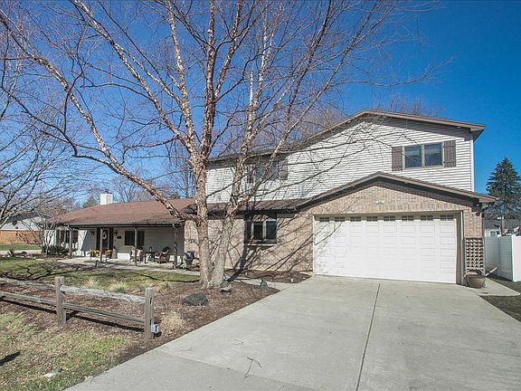 2nd image of 141 E Bonnie Brae Ave