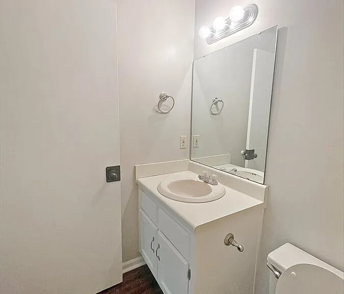 1813 Hackberry Ln #10 — Photo 5