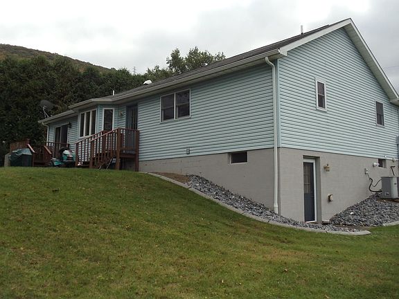3rd image of 445 Jaculin Ave