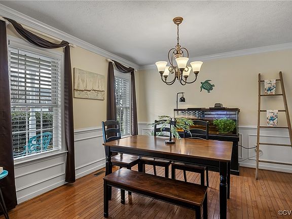 3rd image of 9821 Kingsrock Ln