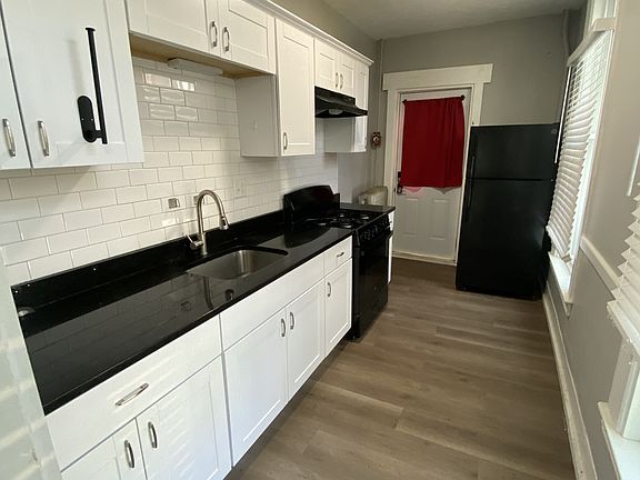4th image of 160 Orange St #18090146