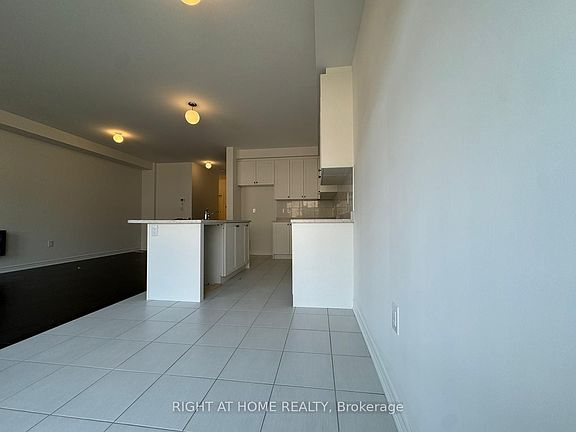 3rd image of 60 Singhampton Rd