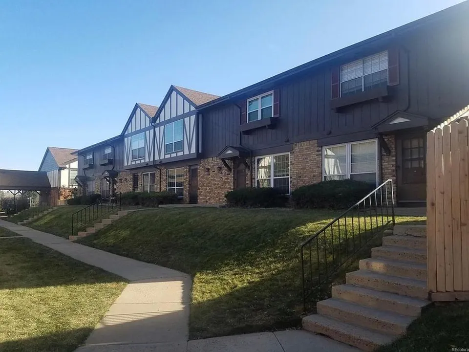 3825 S Monaco Pkwy #130