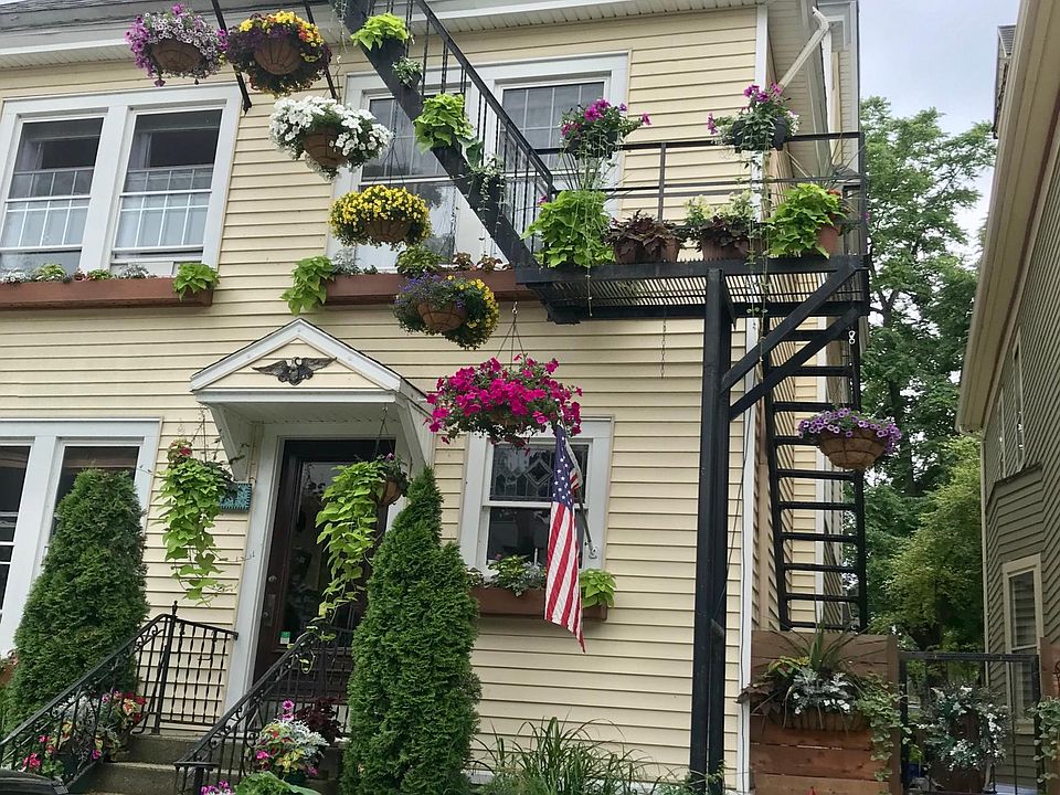 1st image of 571 Potomac Ave #3